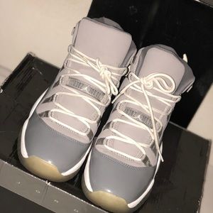 Air Jordan 11 Retro. Youth 6. Woman’s 8.